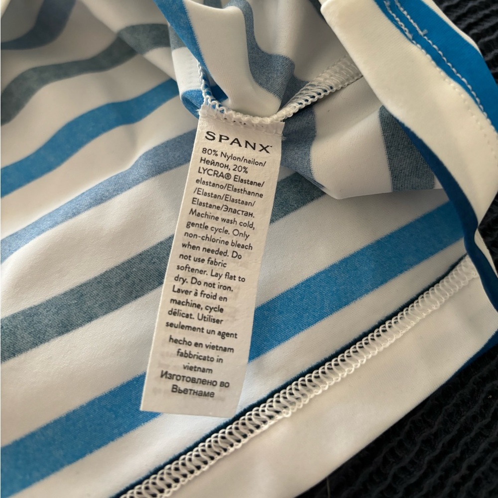 Spanx Long Sleeve Swim Shirt NWT Size M Ocean Strip/Costal Blue - Picture 6 of 7